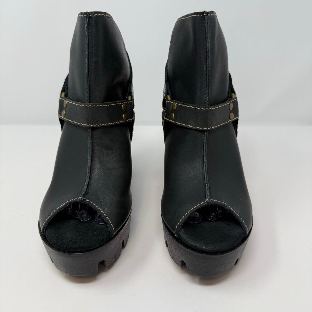 Sbicca Rayanne Wedge Ankle Booties Women's 9M Black Sandals Luxury EUC - Picture 10 of 16